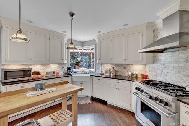 91 Laurel Drive, Massapequa Park, NY 11762