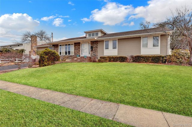 91 Laurel Drive, Massapequa Park, NY 11762