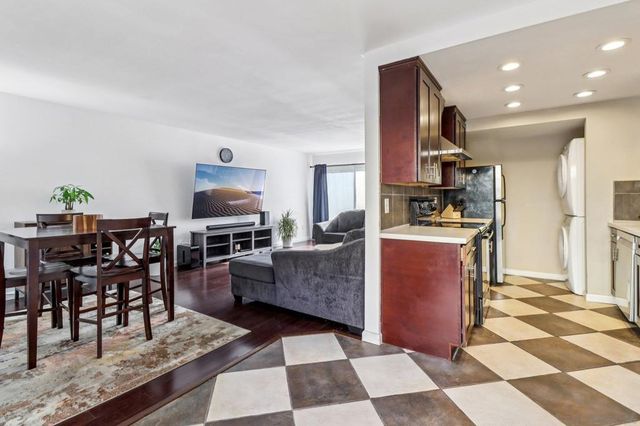 7809 Starling Dr, San Diego, CA 92123