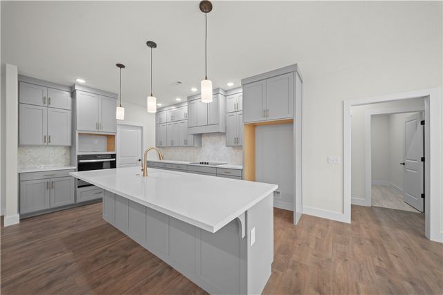 28 Kent Lane, Bella Vista, AR 72714