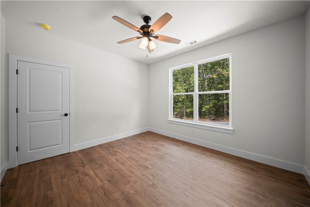 28 Kent Lane, Bella Vista, AR 72714