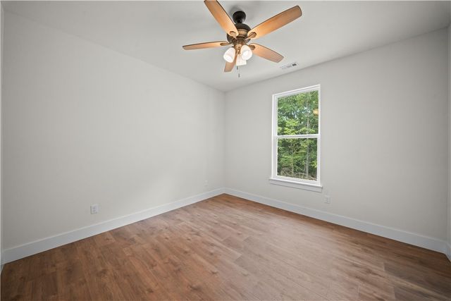 28 Kent Lane, Bella Vista, AR 72714