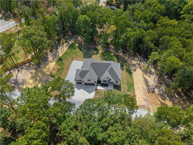 28 Kent Lane, Bella Vista, AR 72714
