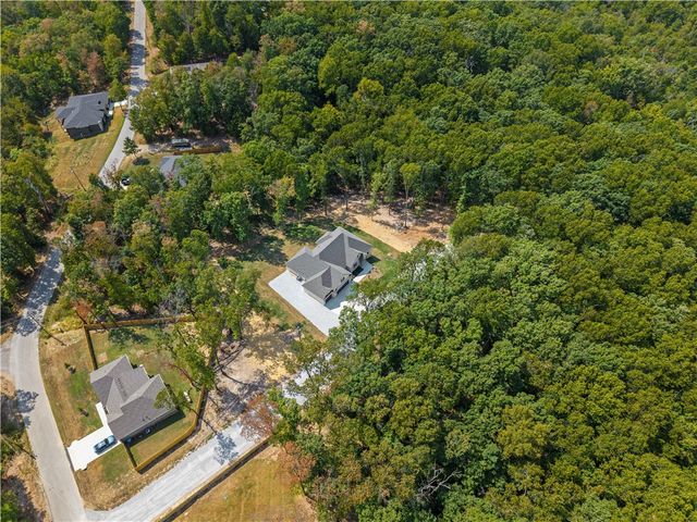 28 Kent Lane, Bella Vista, AR 72714