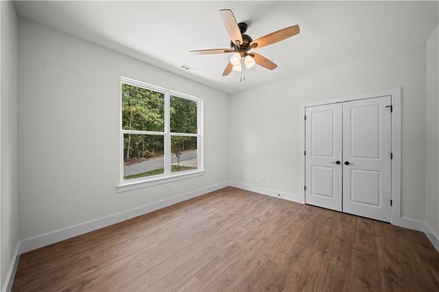 28 Kent Lane, Bella Vista, AR 72714