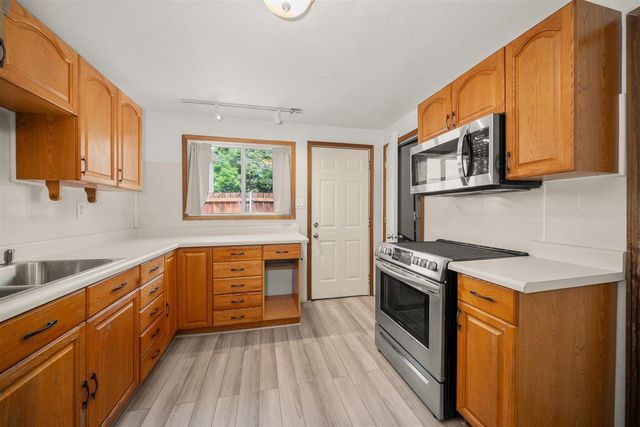 709 S Ray St, Spokane, WA 99202