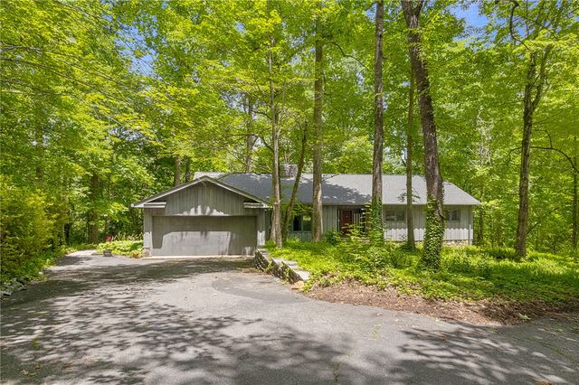 2109 Moorefield Memorial Highway, Pickens, SC 29671