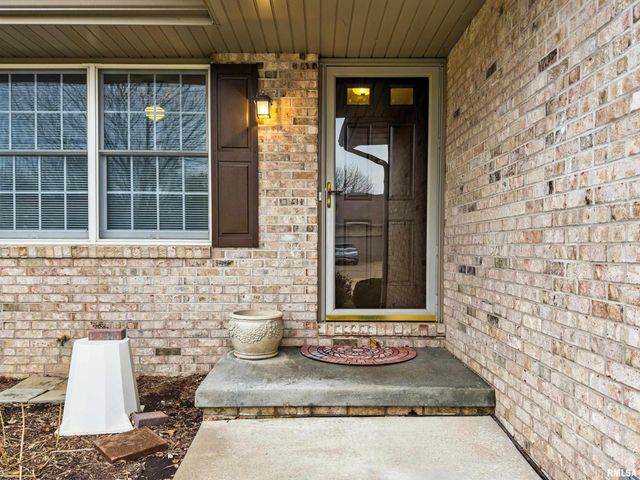 10914 N RHONDA Way, Dunlap, IL 61525