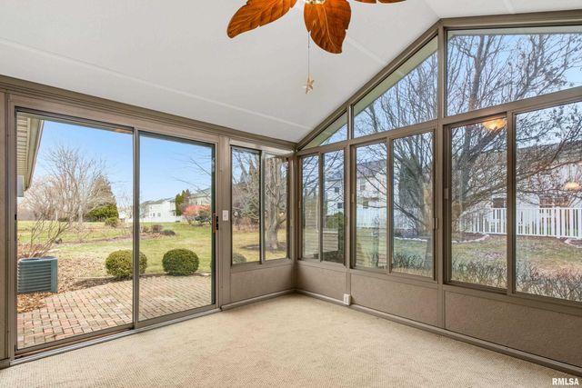 10914 N RHONDA Way, Dunlap, IL 61525