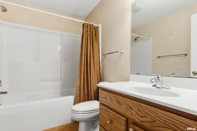 10914 N RHONDA Way, Dunlap, IL 61525