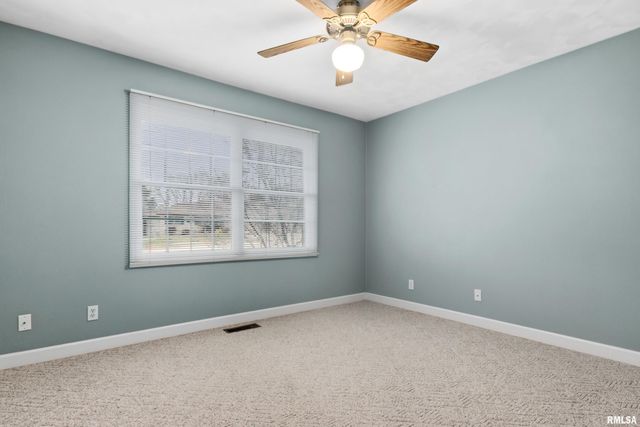 10914 N RHONDA Way, Dunlap, IL 61525