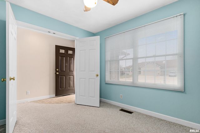 10914 N RHONDA Way, Dunlap, IL 61525