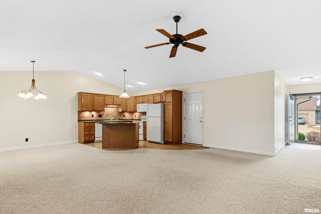 10914 N RHONDA Way, Dunlap, IL 61525
