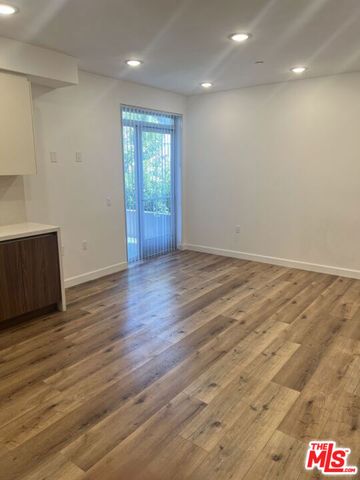 1143 Glenville Drive 101, Los Angeles, CA 90035