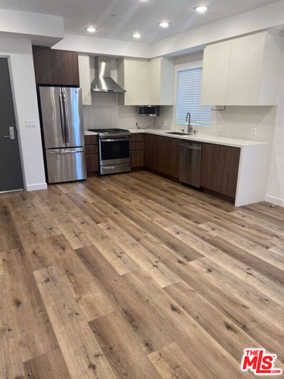 1143 Glenville Drive 101, Los Angeles, CA 90035