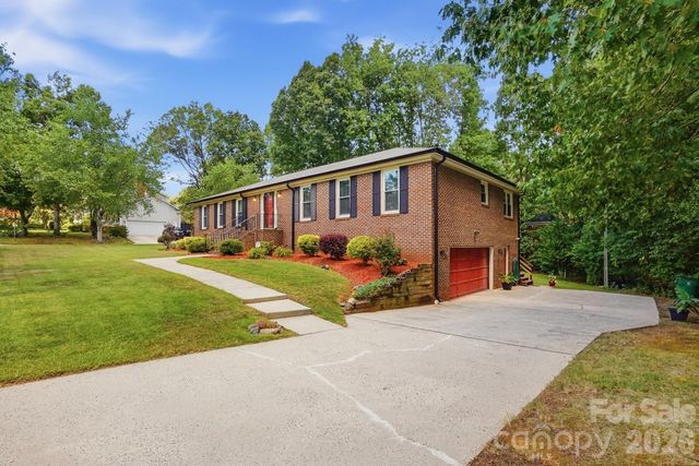 701 Blue Rock Drive, Charlotte, NC 28213