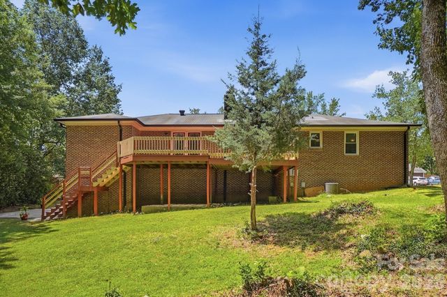 701 Blue Rock Drive, Charlotte, NC 28213