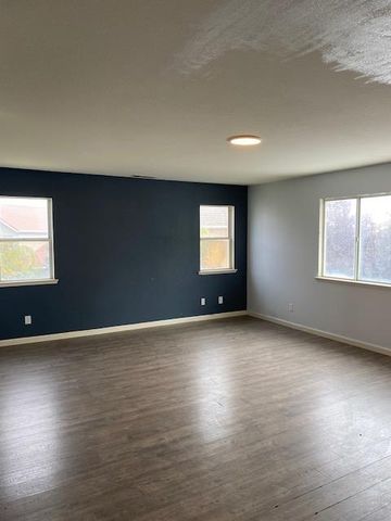 853 Neal Ct, Los Banos, CA 93635