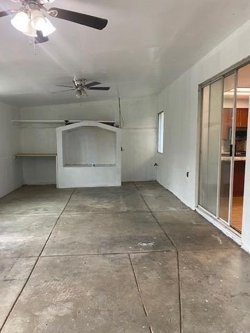 853 Neal Ct, Los Banos, CA 93635