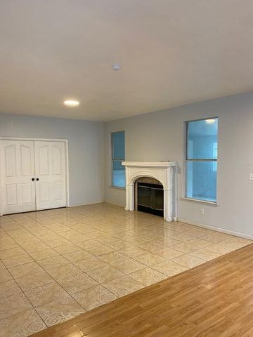 853 Neal Ct, Los Banos, CA 93635