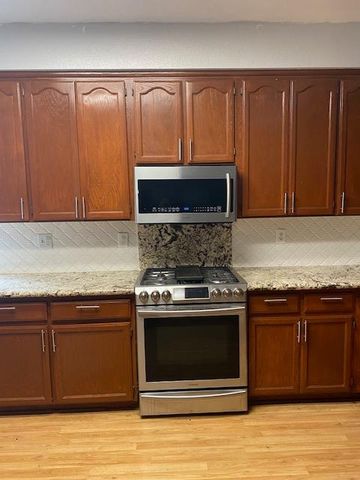 853 Neal Ct, Los Banos, CA 93635