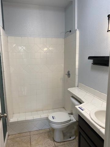 853 Neal Ct, Los Banos, CA 93635