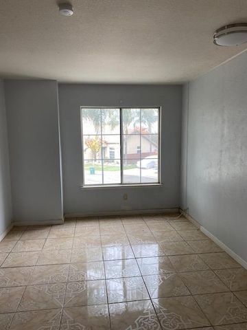 853 Neal Ct, Los Banos, CA 93635