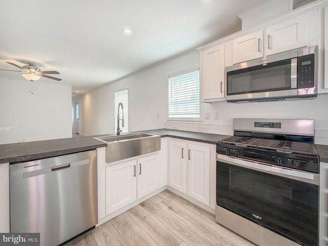 4128 DAVIS DR, Morrisville, PA 19067