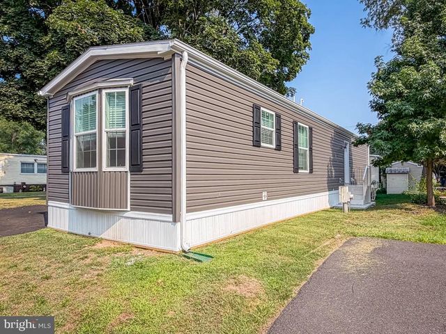 4128 DAVIS DR, Morrisville, PA 19067