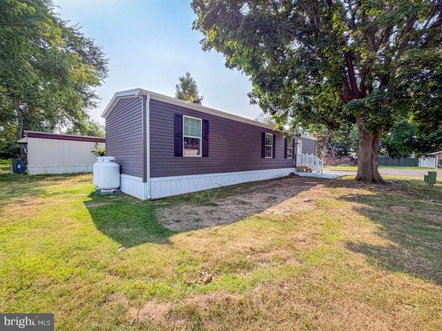 4128 DAVIS DR, Morrisville, PA 19067