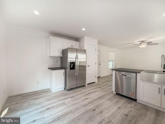 4128 DAVIS DR, Morrisville, PA 19067