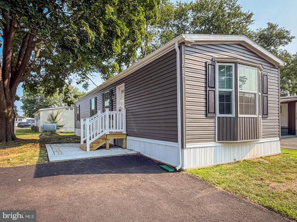 4128 DAVIS DR, Morrisville, PA 19067