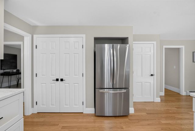 99 Stage Road, Hampstead, NH 03841