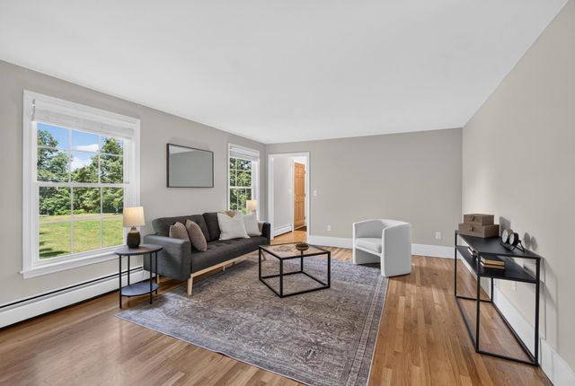 99 Stage Road, Hampstead, NH 03841