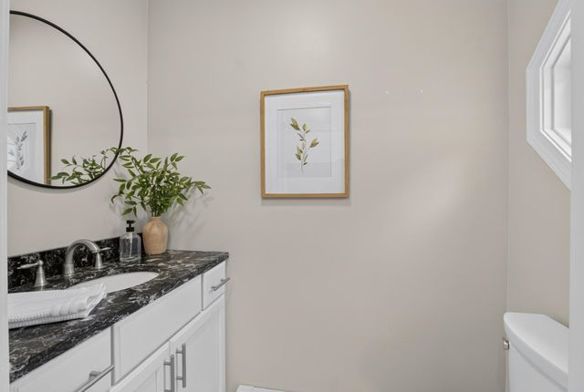 99 Stage Road, Hampstead, NH 03841