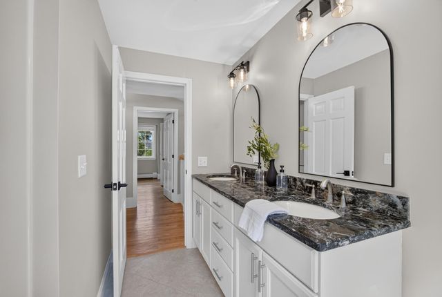 99 Stage Road, Hampstead, NH 03841