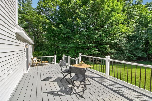99 Stage Road, Hampstead, NH 03841