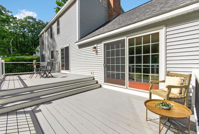 99 Stage Road, Hampstead, NH 03841