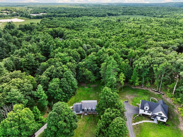 99 Stage Road, Hampstead, NH 03841