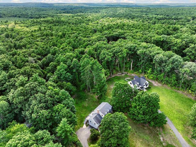 99 Stage Road, Hampstead, NH 03841