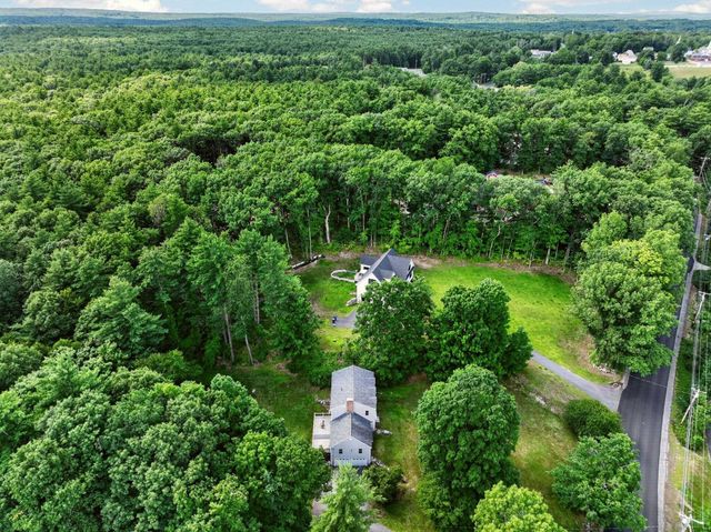 99 Stage Road, Hampstead, NH 03841