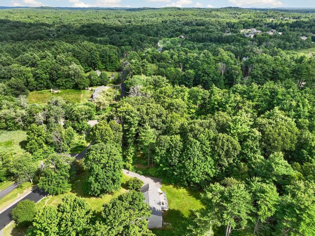 99 Stage Road, Hampstead, NH 03841