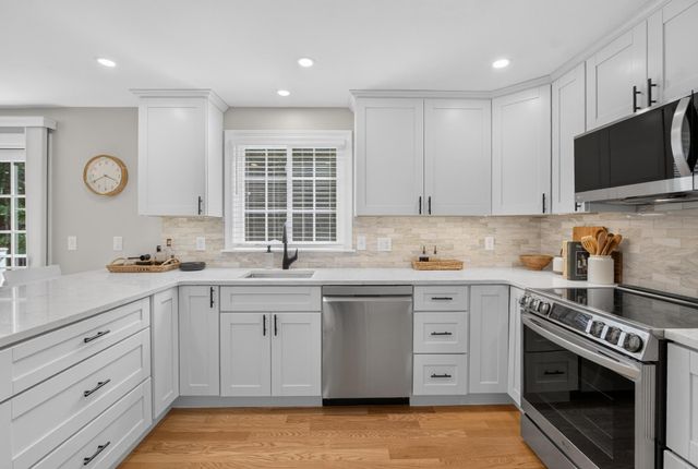 99 Stage Road, Hampstead, NH 03841