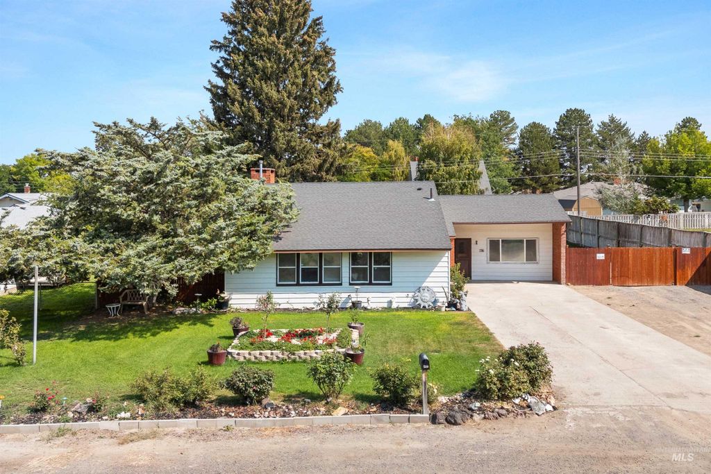 817 Union Avenue, Filer, ID 83301