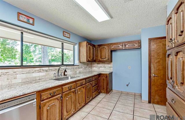 8523 Briarwood Pl, Baton Rouge, LA 70809