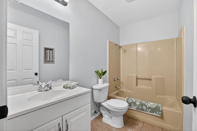 351 Dobbyn, Bridge City, TX 77611