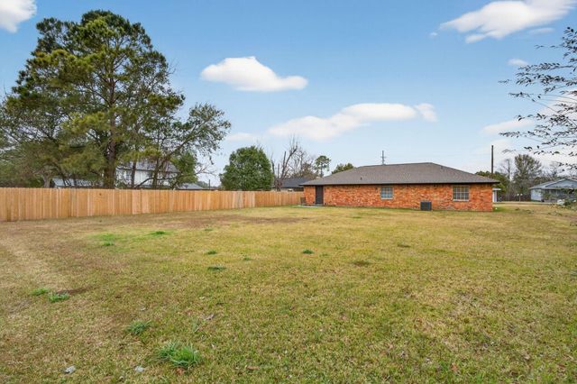 351 Dobbyn, Bridge City, TX 77611