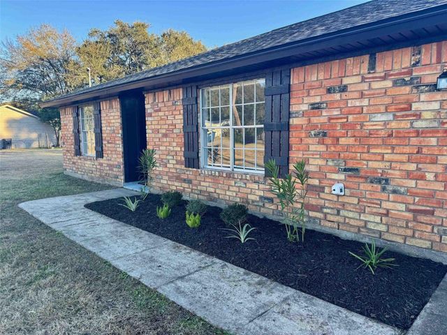 351 Dobbyn, Bridge City, TX 77611