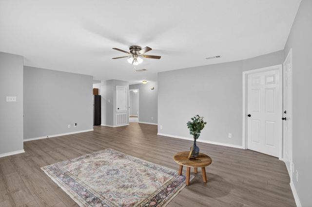 351 Dobbyn, Bridge City, TX 77611