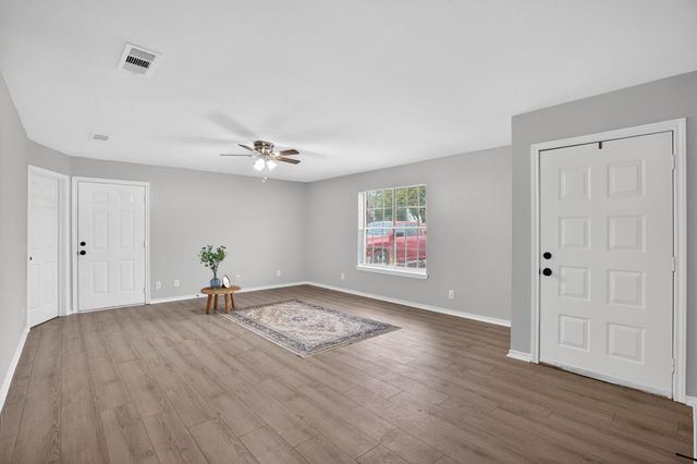 351 Dobbyn, Bridge City, TX 77611